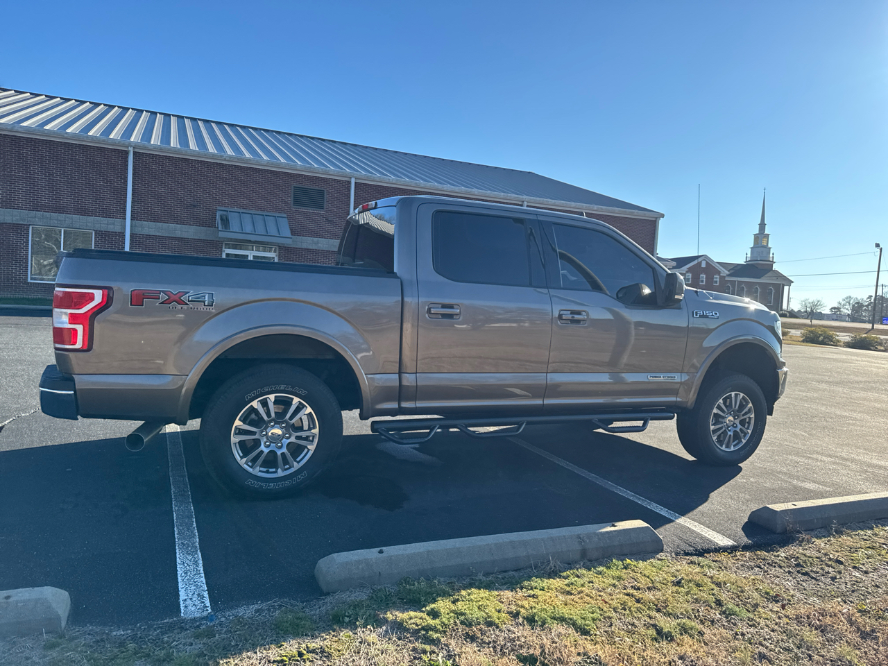 Ford F-150 4WD SuperCrew 139" Lariat 2019