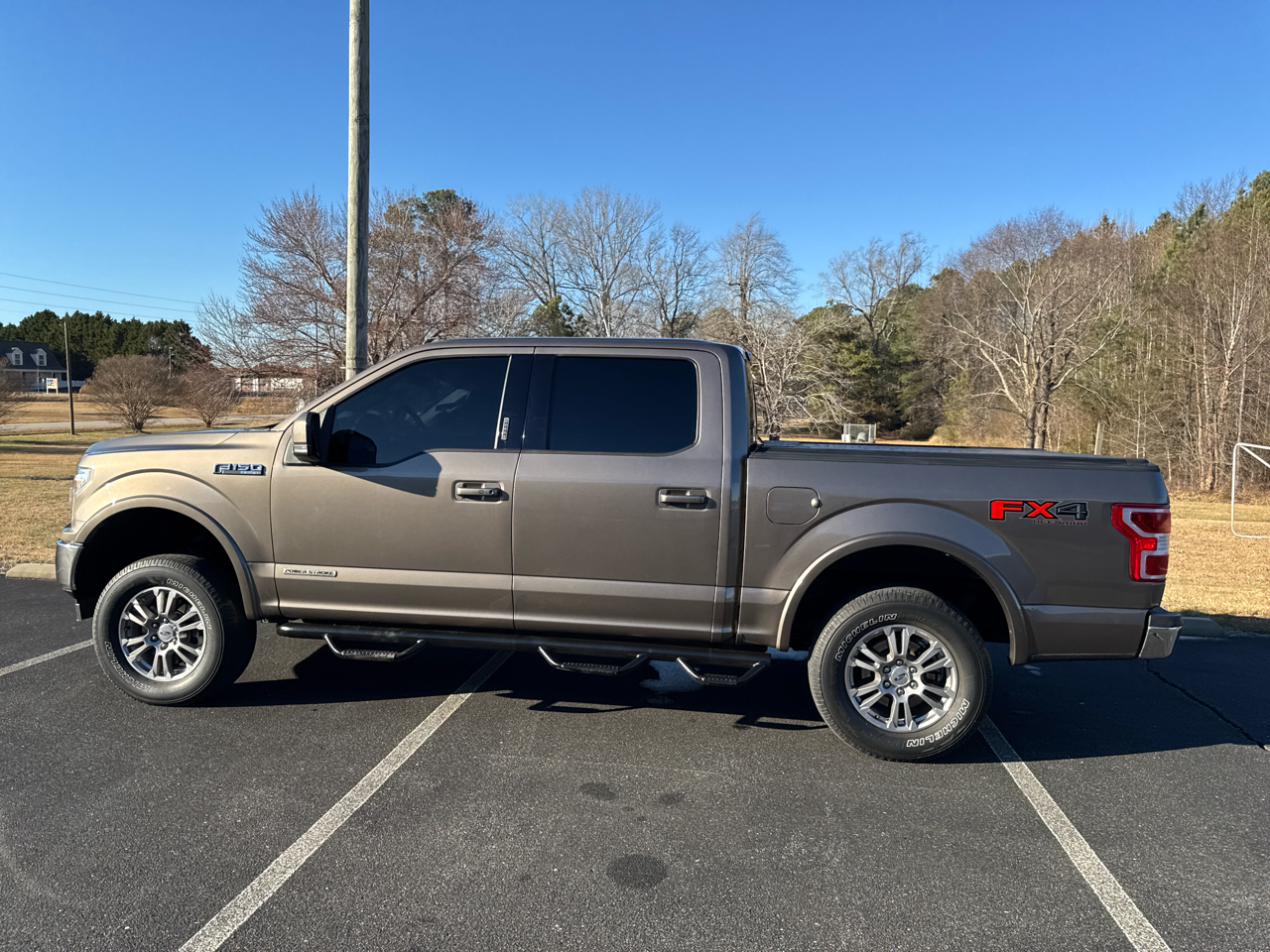 Ford F-150 4WD SuperCrew 139" Lariat 2019