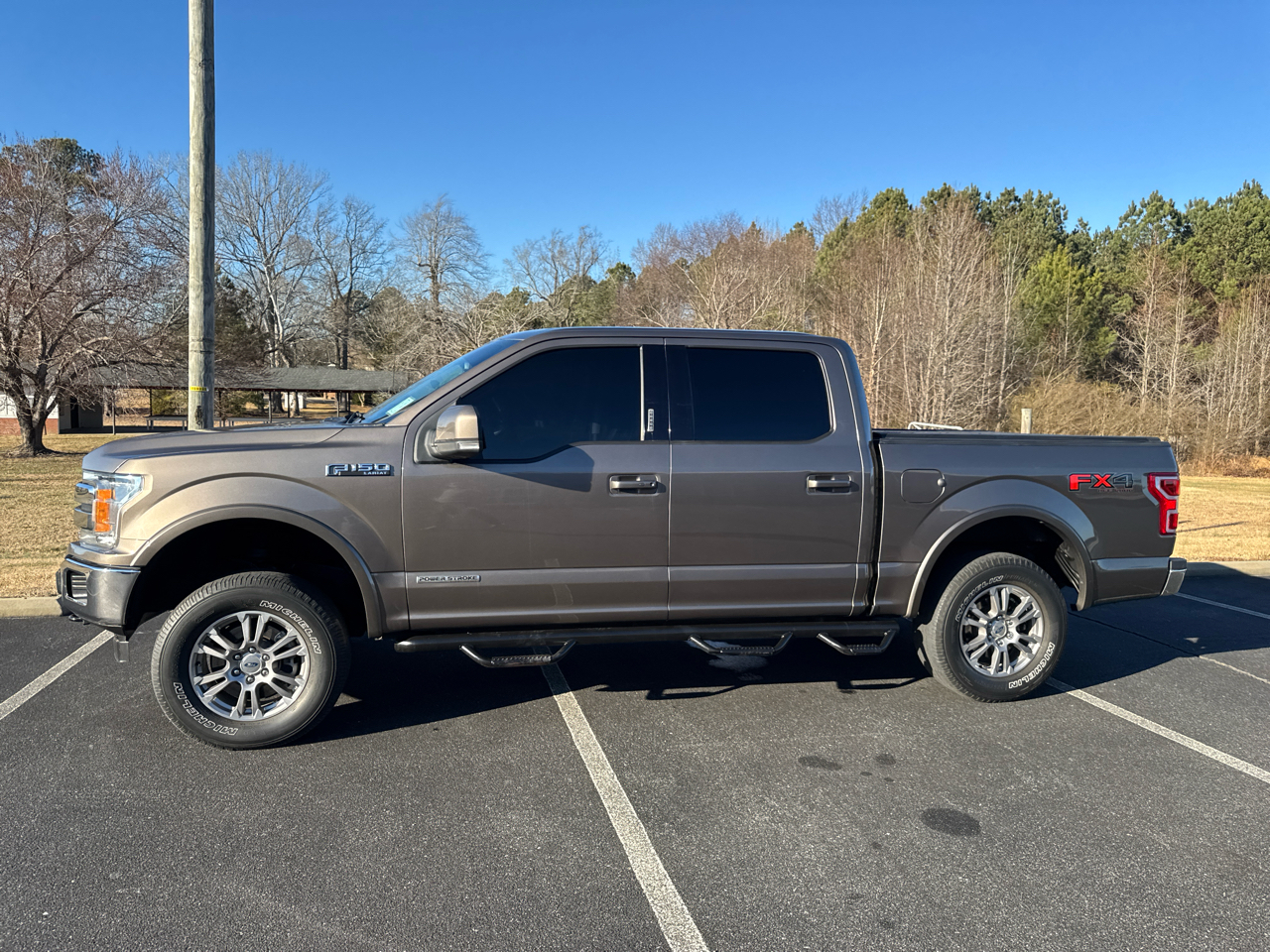 Ford F-150 4WD SuperCrew 139" Lariat 2019