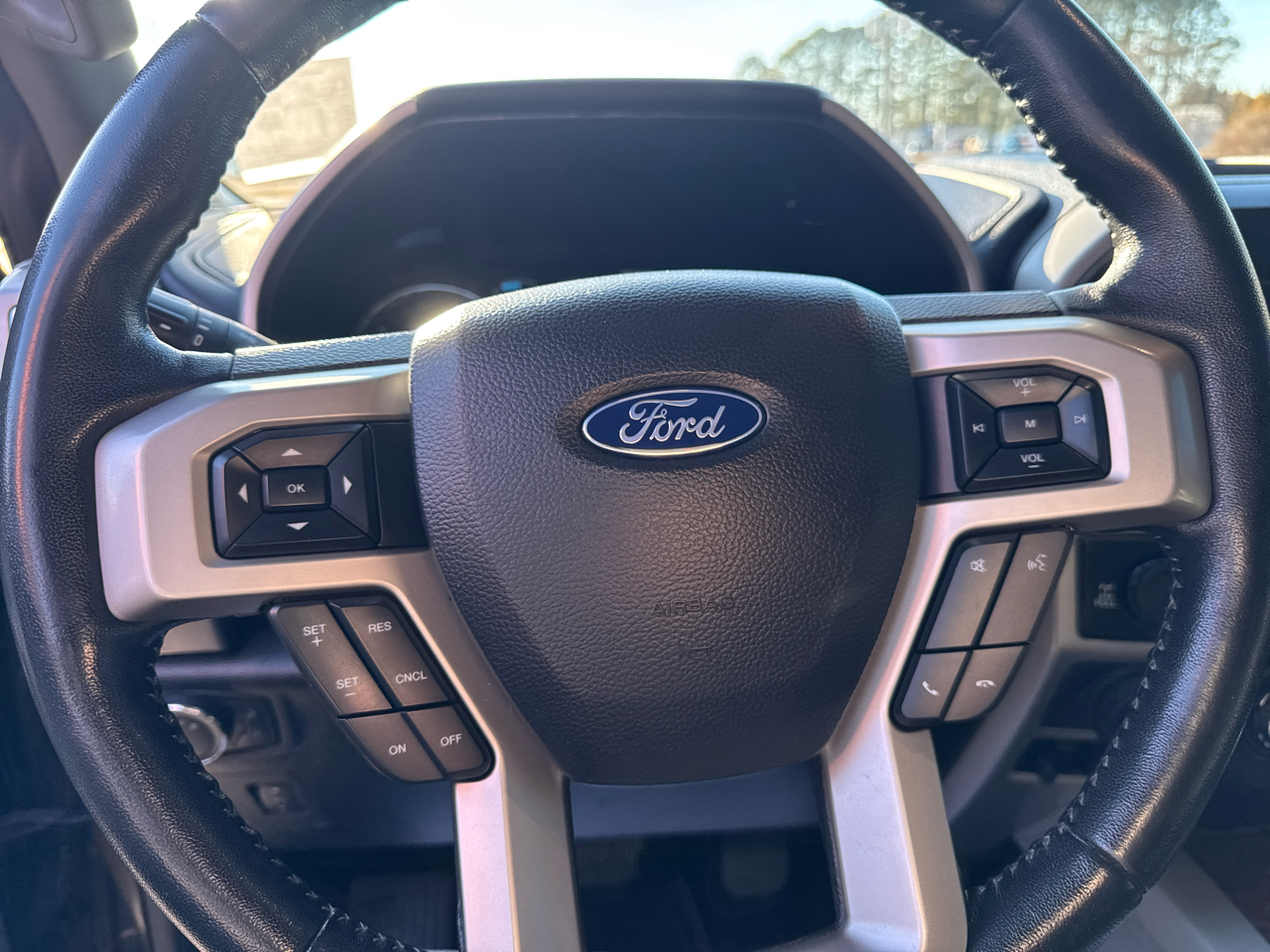 Ford F-150 4WD SuperCrew 139" Lariat 2019