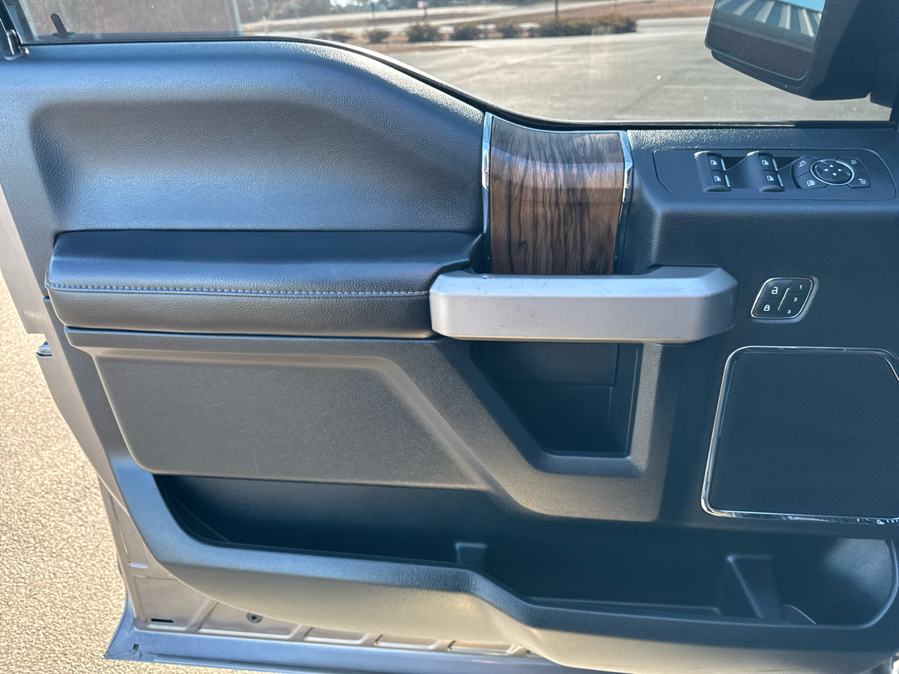 Ford F-150 4WD SuperCrew 139" Lariat 2019