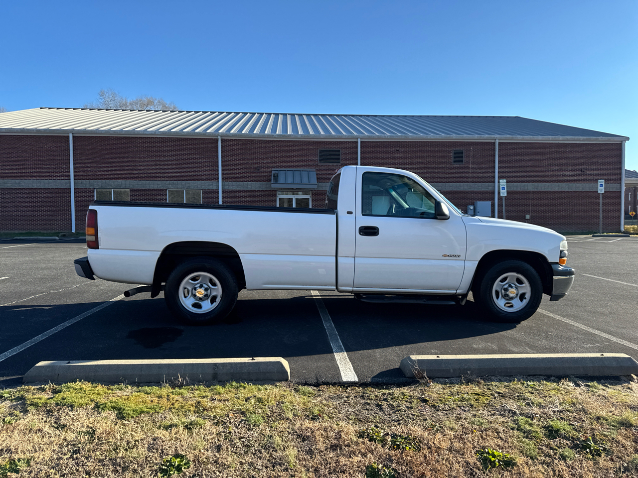 Chevrolet Silverado 1500 Reg. Cab Short Bed 2WD 2000