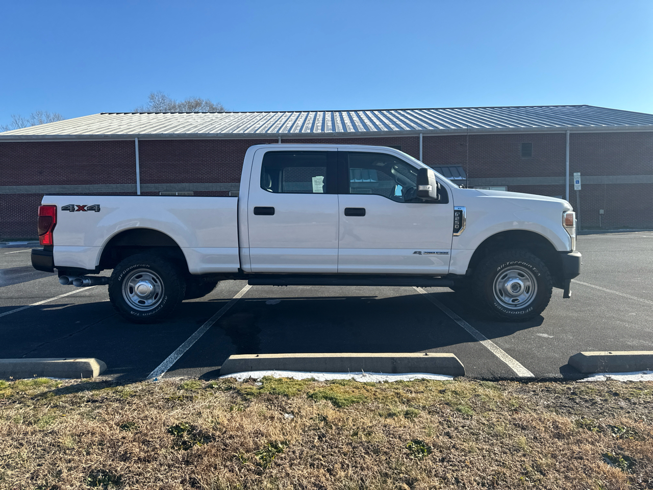 Ford F-250 SD XL Crew Cab 4WD 2022