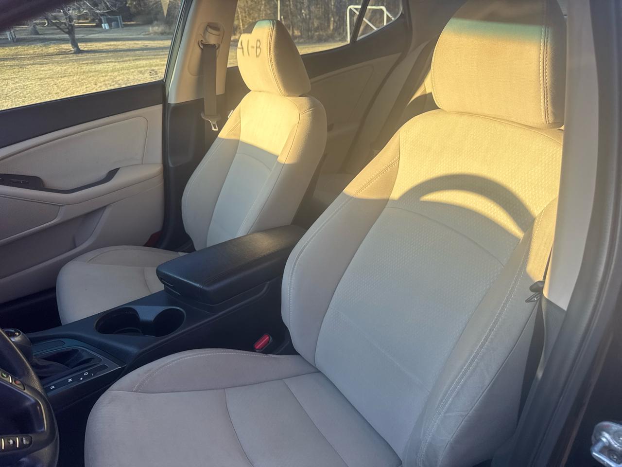 Kia Optima LX MT 2013