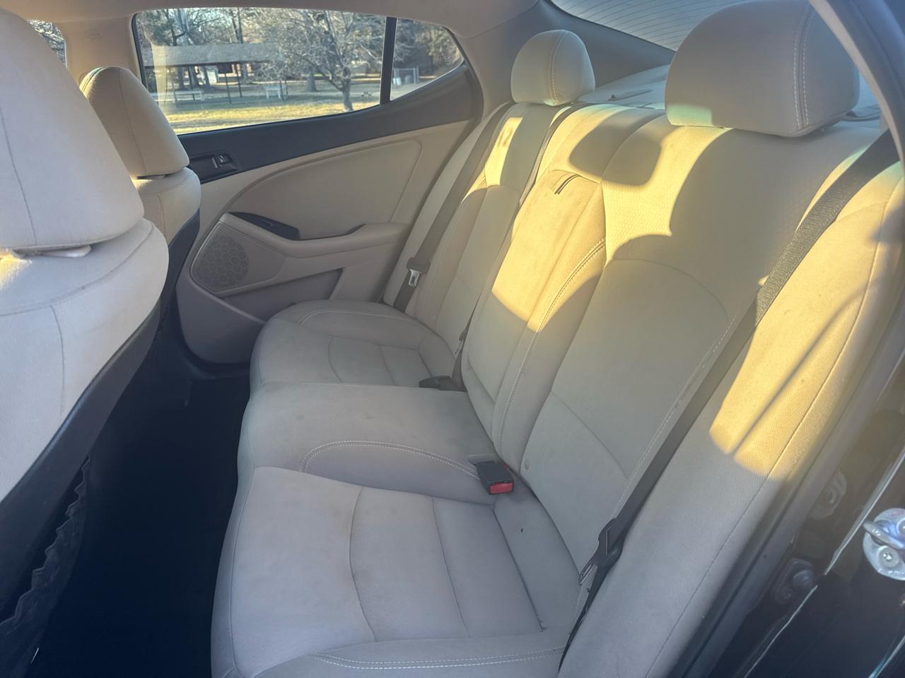 Kia Optima LX MT 2013