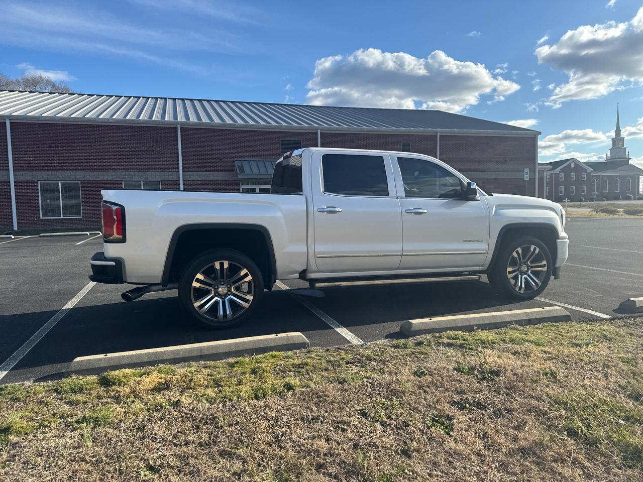 GMC Sierra 1500 Denali Crew Cab Long Box 4WD 2018