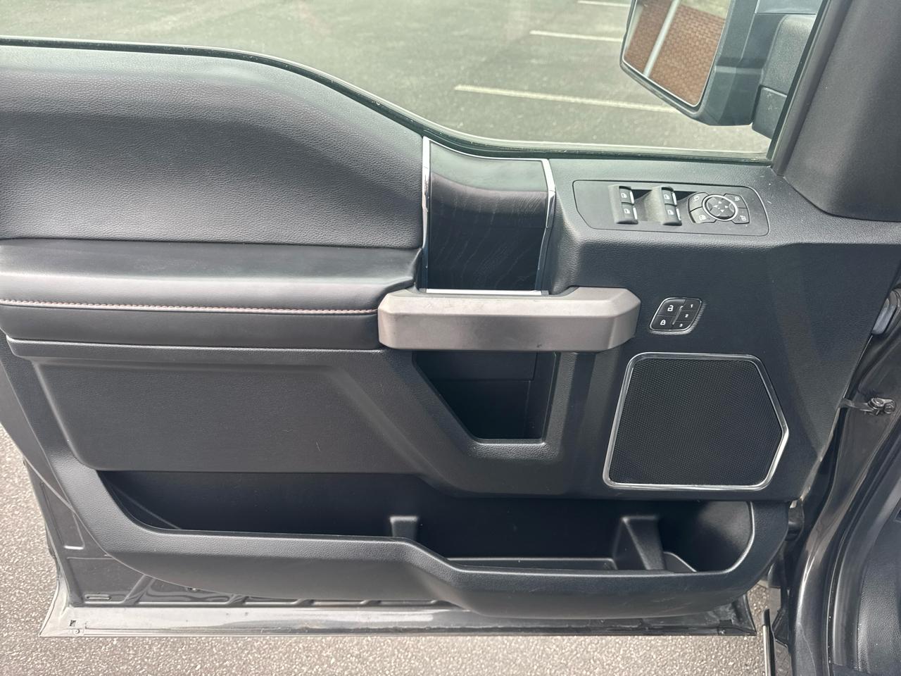 Ford F-150 Platinum SuperCrew 5.5-ft. Bed 4WD 2019