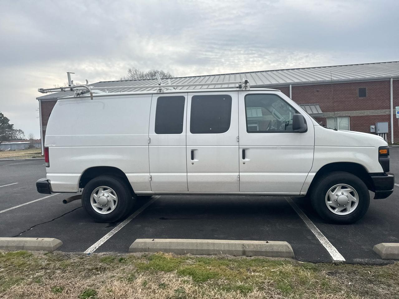 Ford Econoline E-250 2013