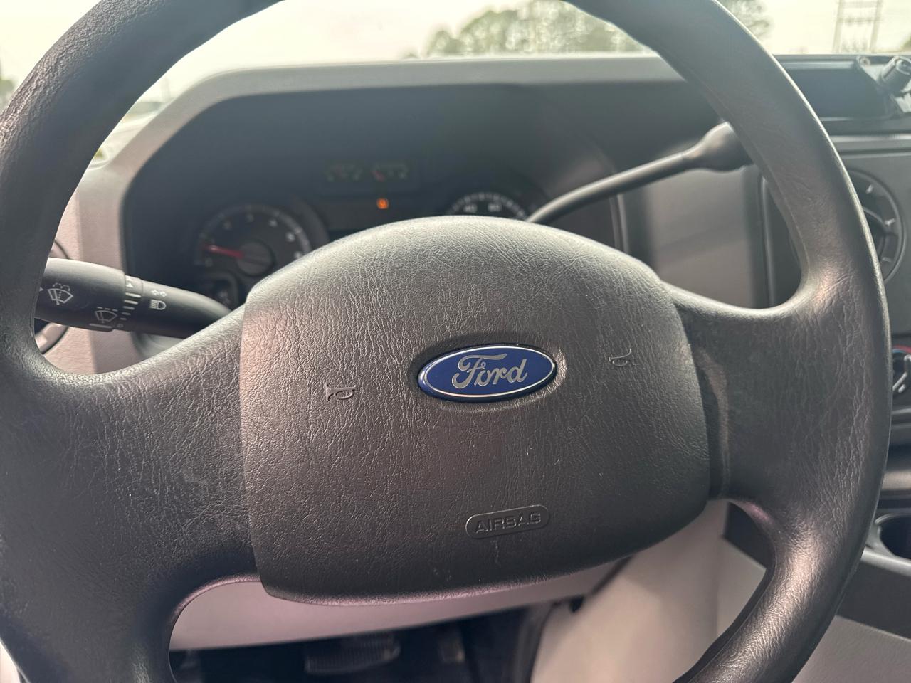 Ford Econoline E-250 2013