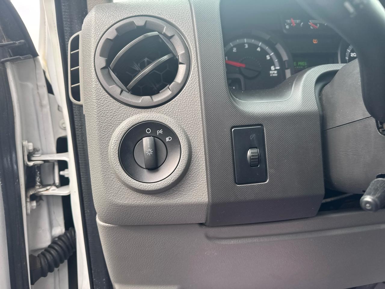 Ford Econoline E-250 2013