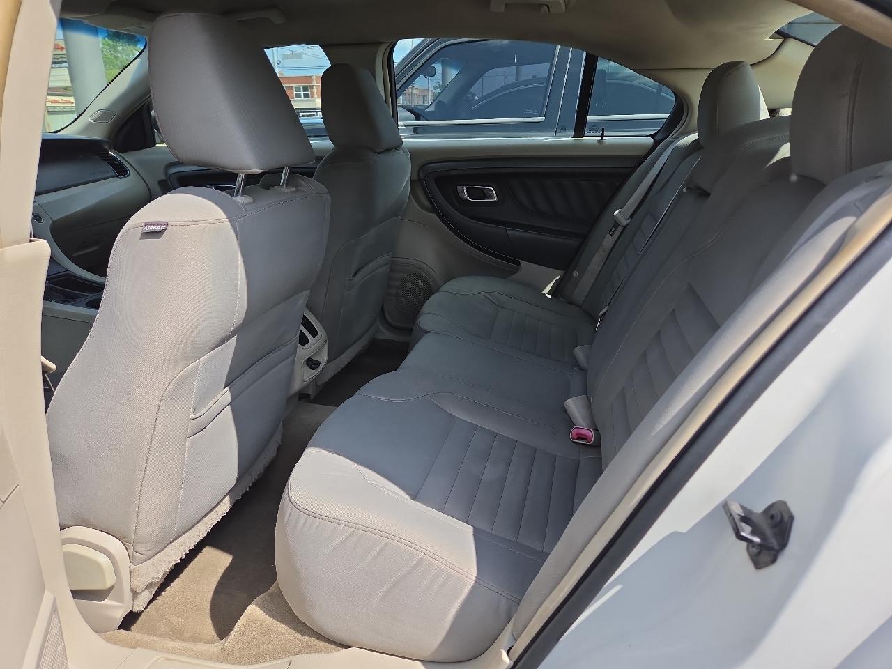 Ford Taurus SE FWD 2011