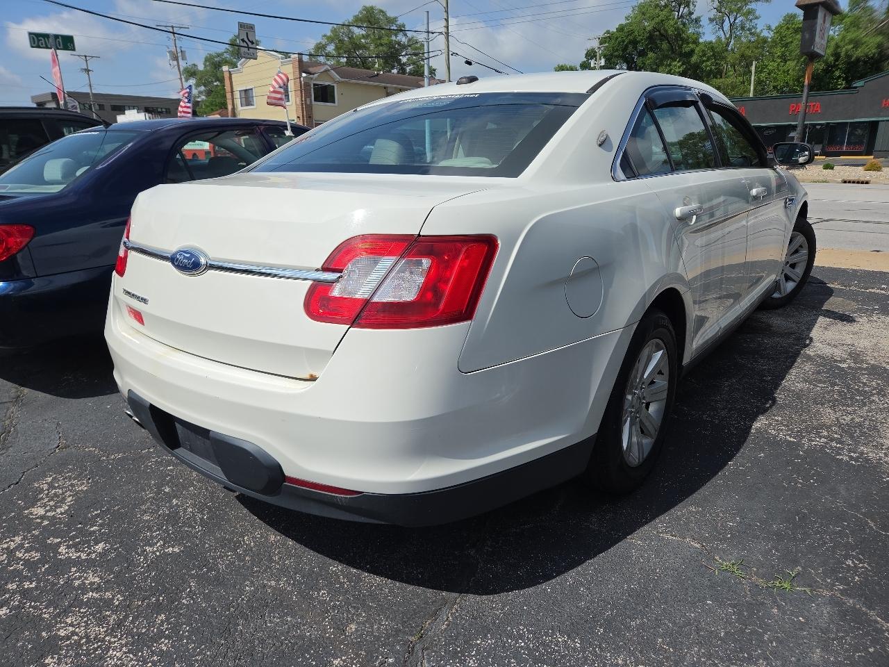 Ford Taurus SE FWD 2011
