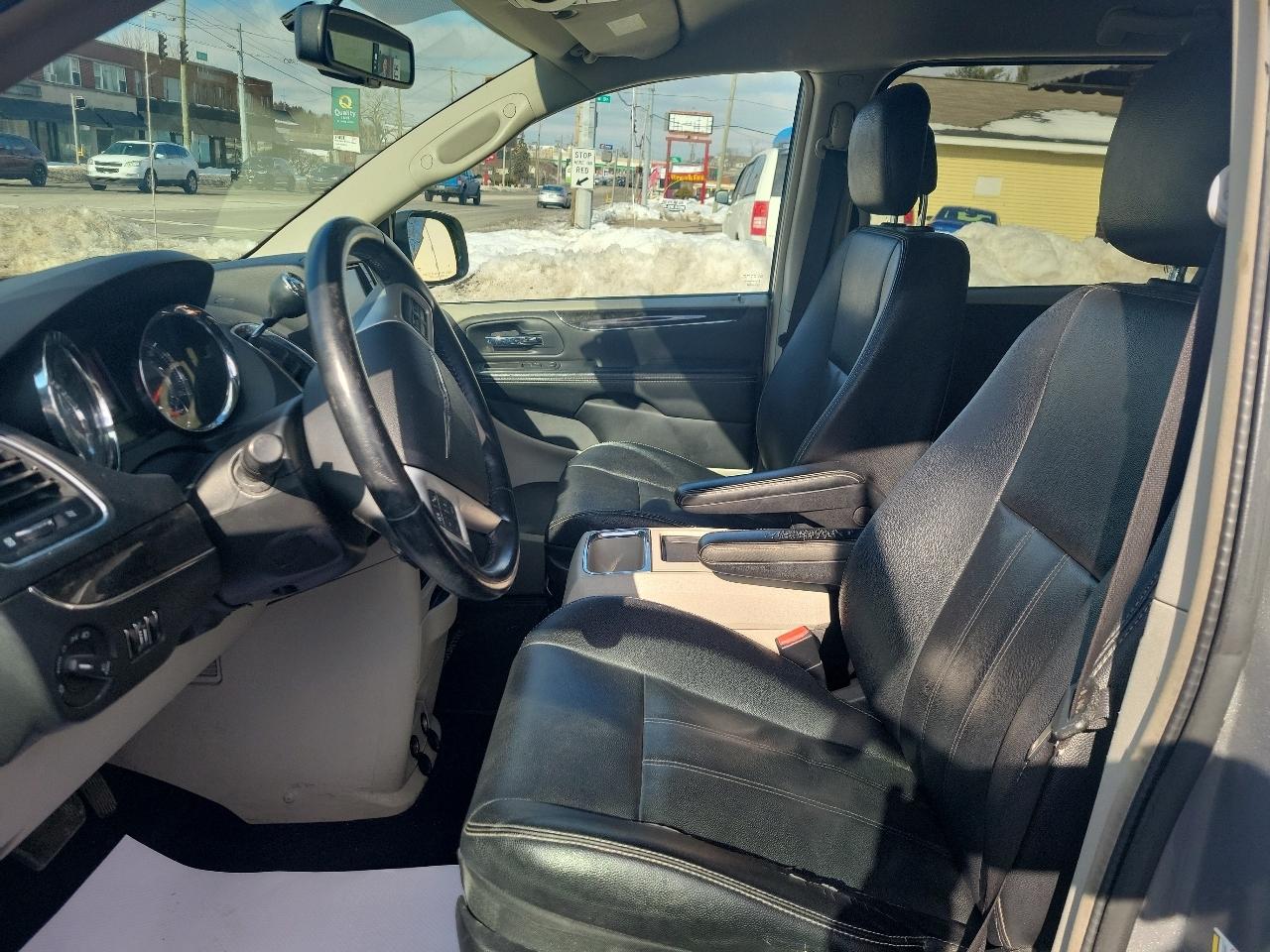 Chrysler Town & Country Touring 2014