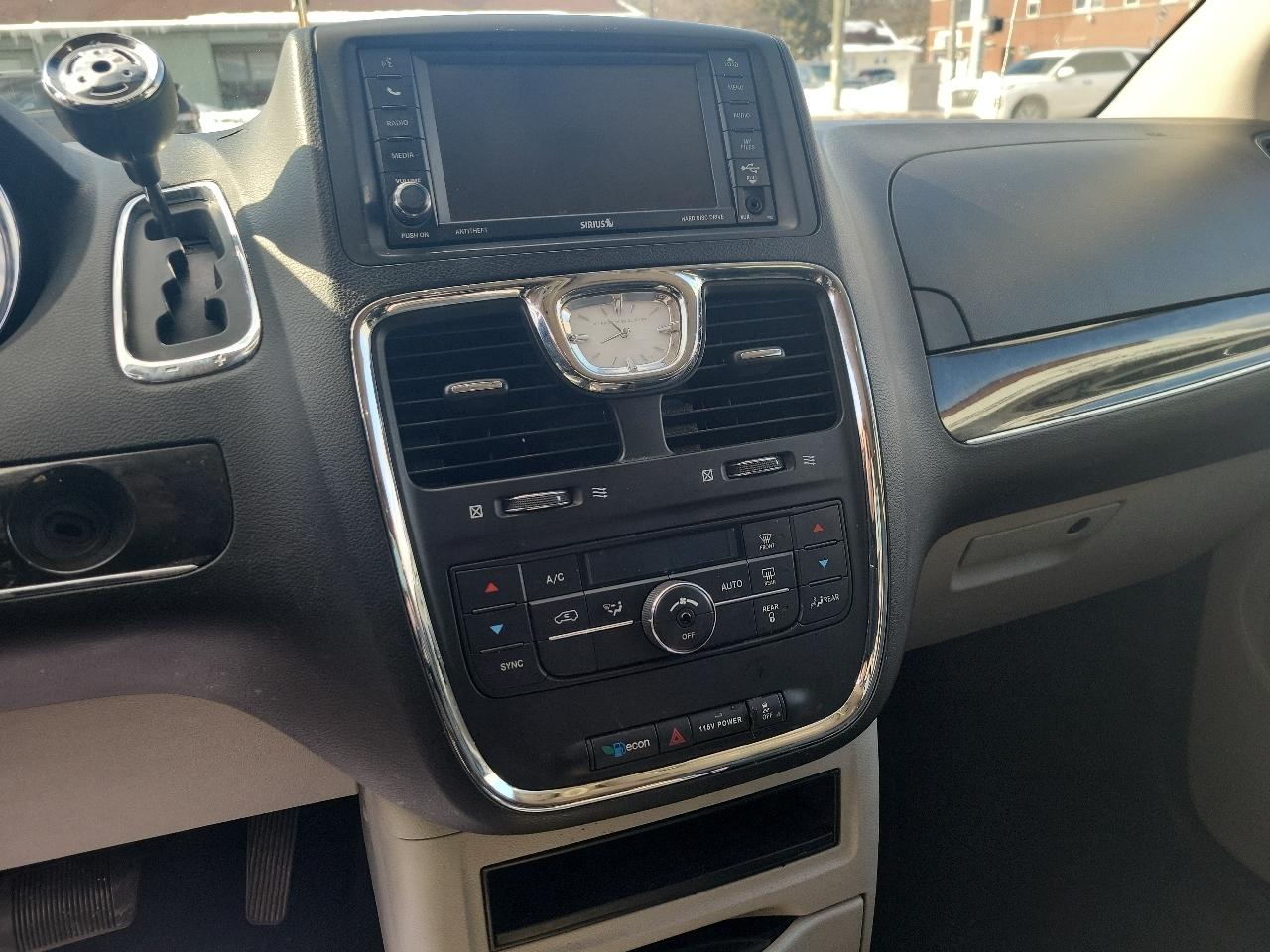 Chrysler Town & Country Touring 2014