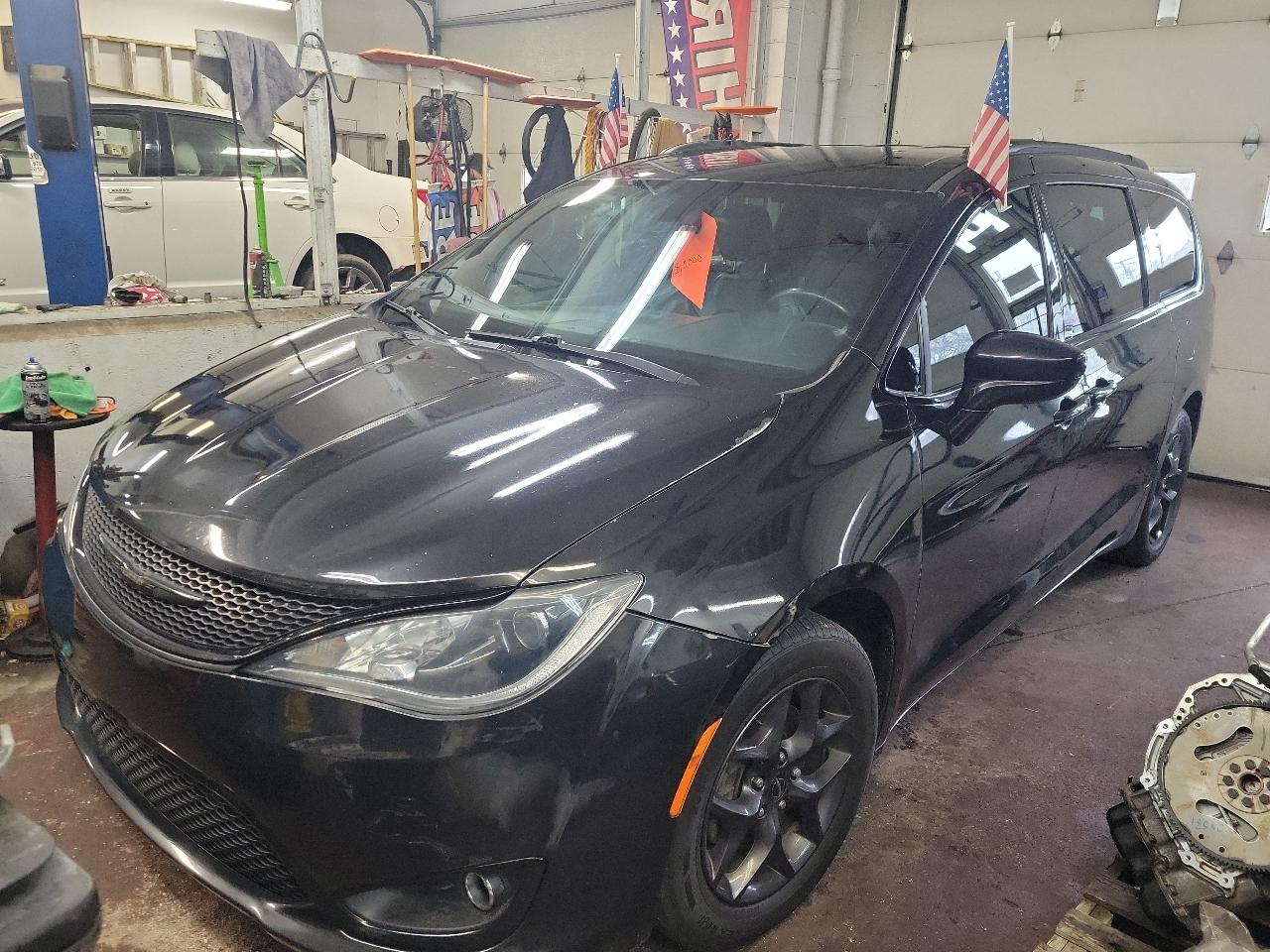 2018 Chrysler Pacifica Touring-L Plus