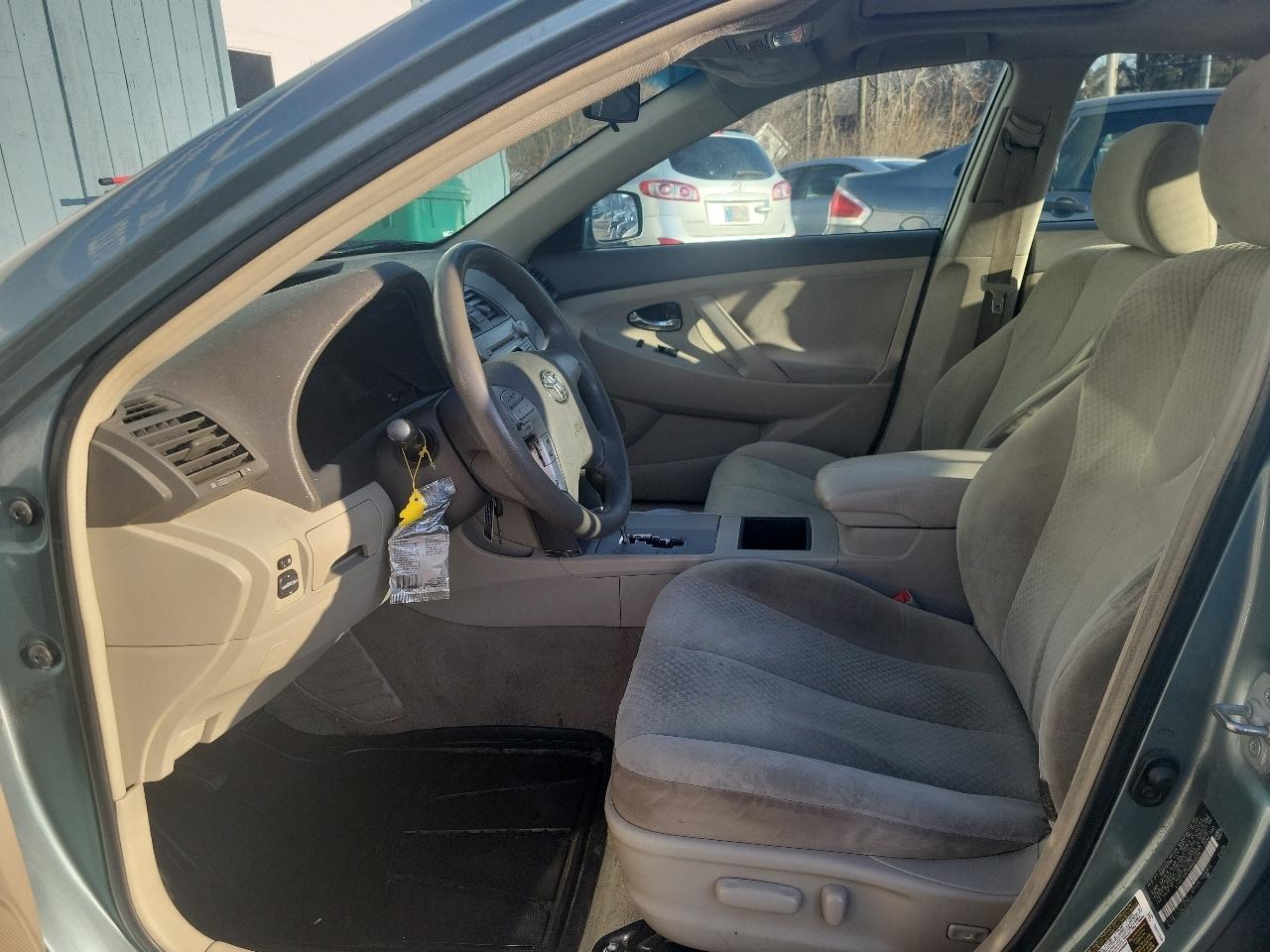 Toyota Camry SE 5-Spd AT 2009