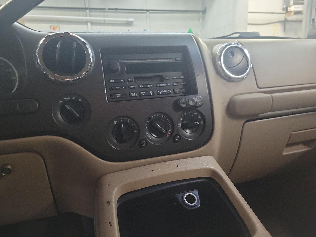 Ford Expedition XLT 4WD 2006