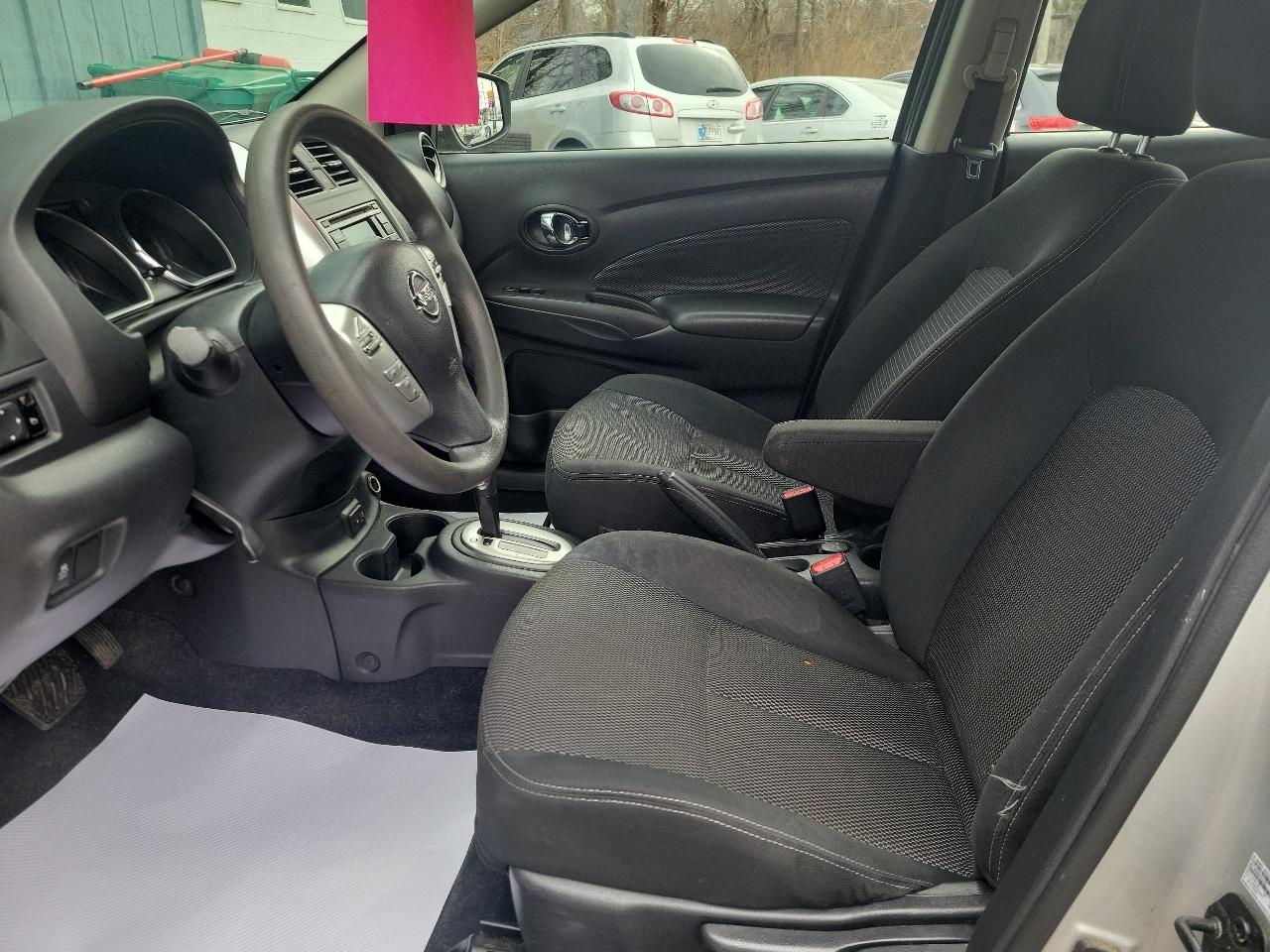 Nissan Versa 1.6 S 5M 2017