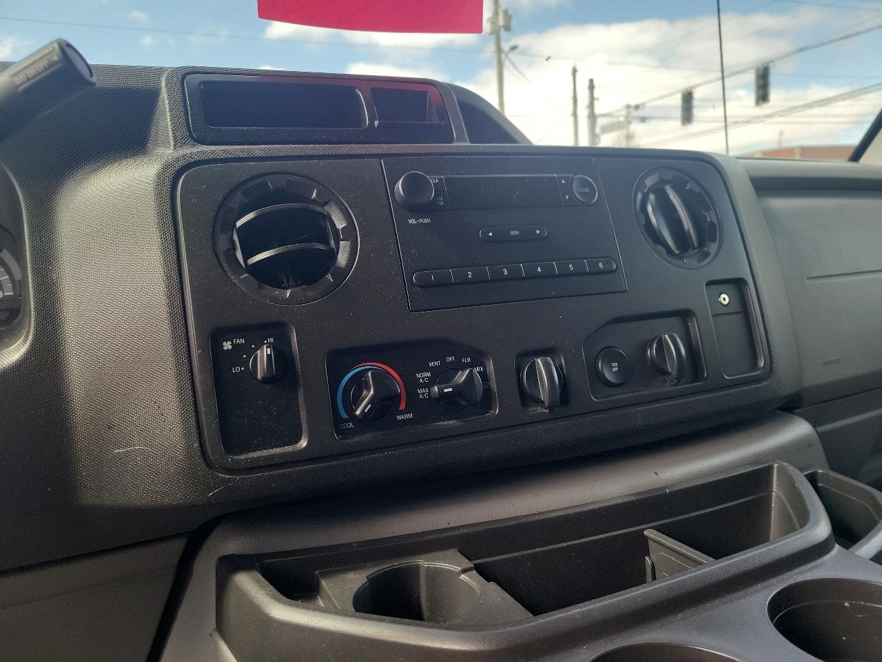 Ford Econoline E-150 2014