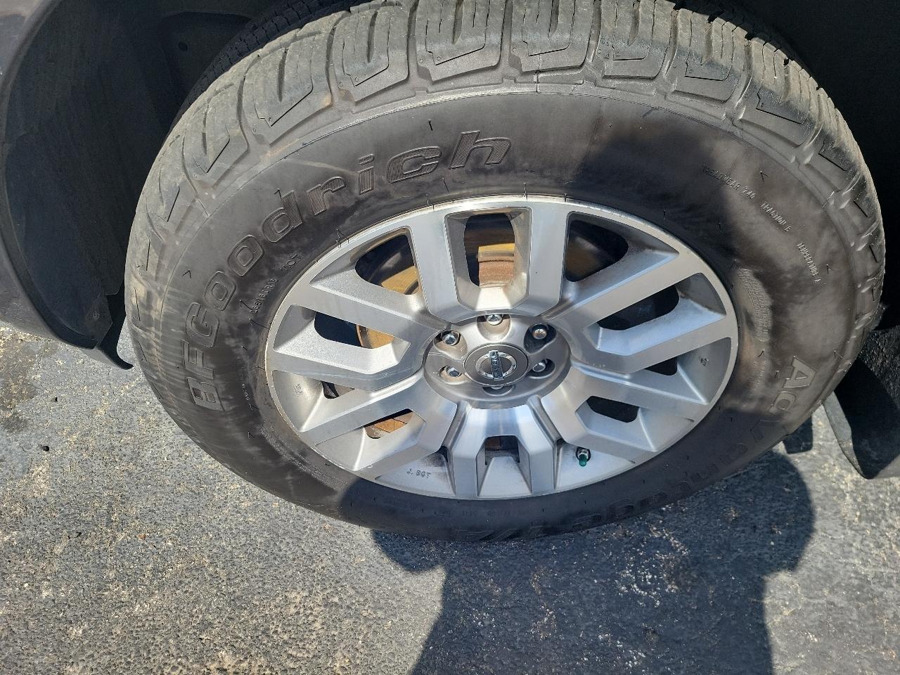 Nissan Pathfinder LE 4WD 2008