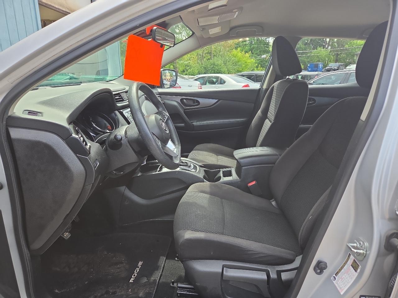Nissan Rogue Sport S 2020