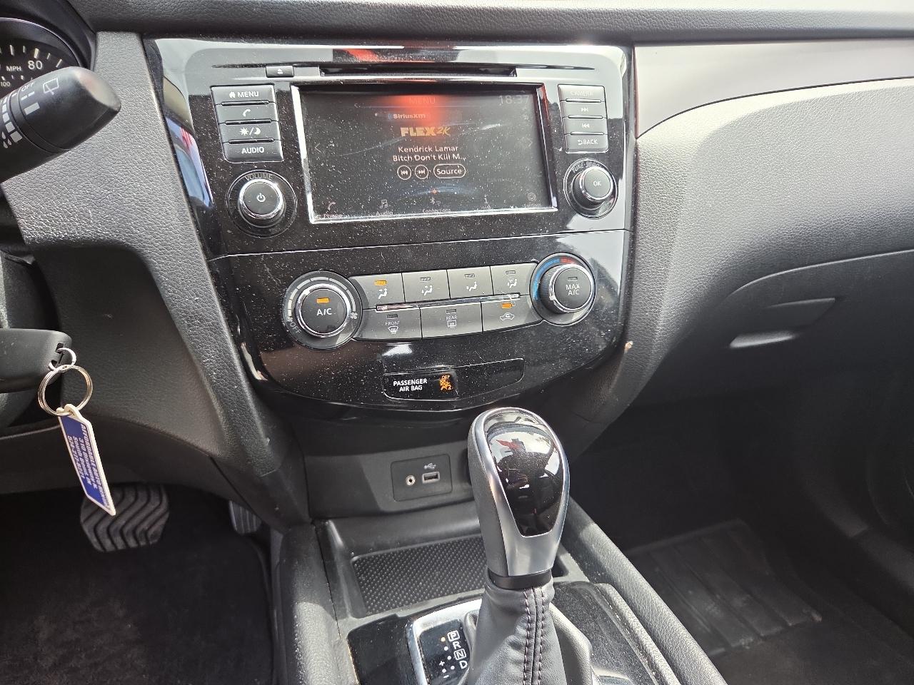 Nissan Rogue Sport S 2020