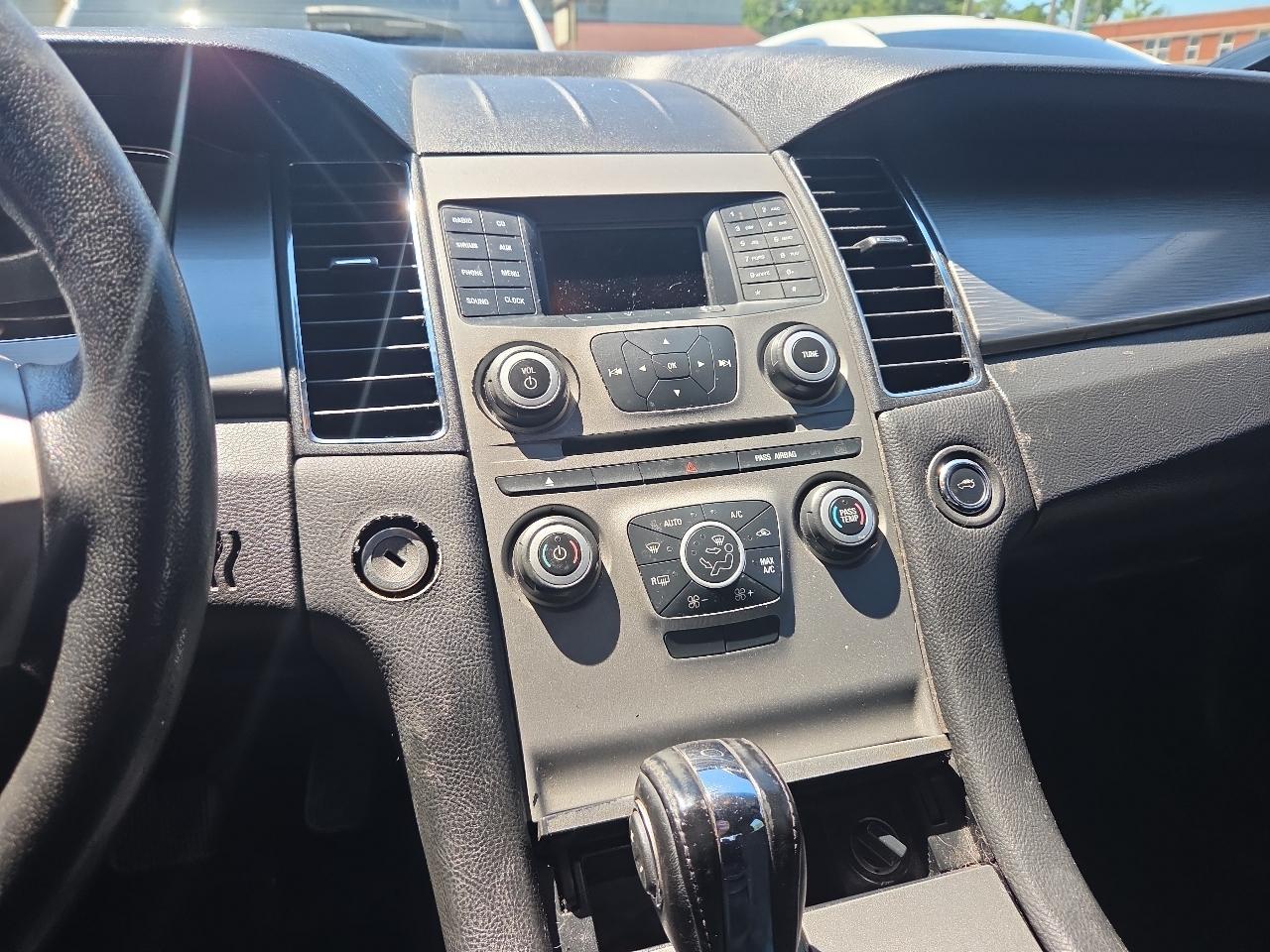 Ford Taurus SEL FWD 2016