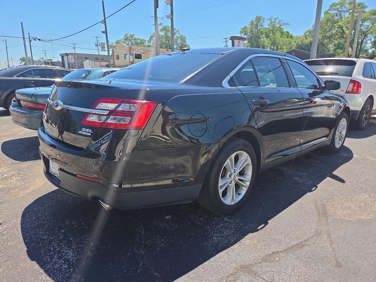 Ford Taurus SEL FWD 2016