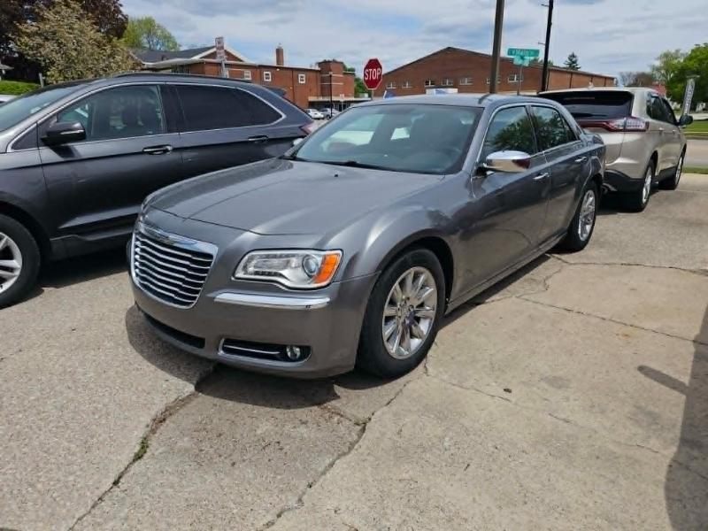 Chrysler 300  2012
