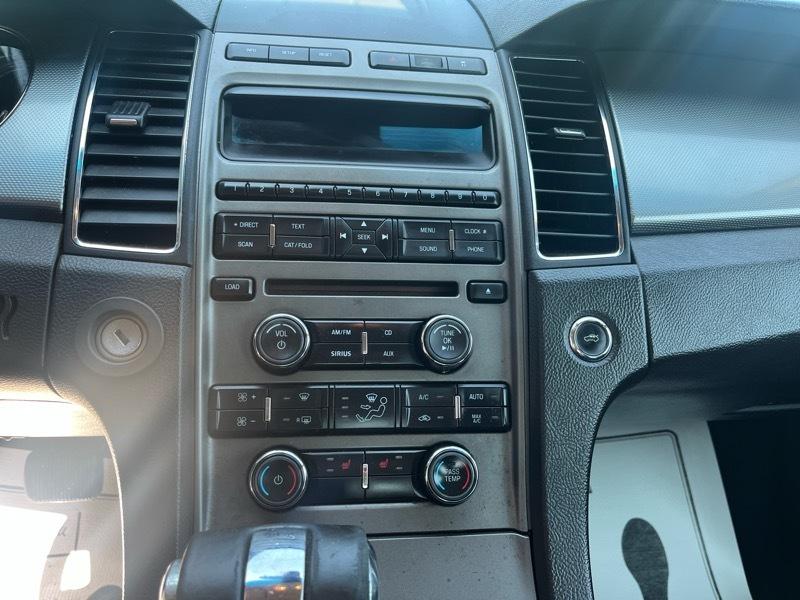 Ford Taurus  2010