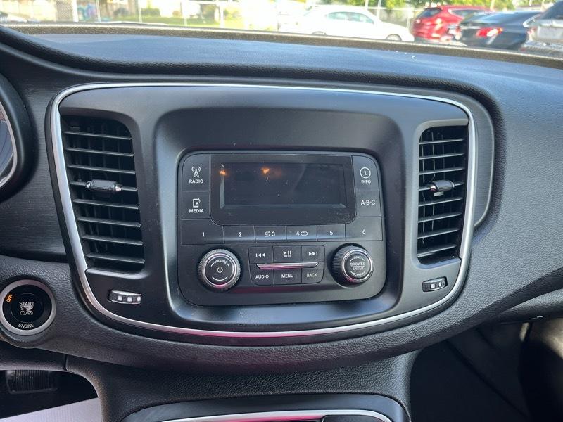 Chrysler 200  2015