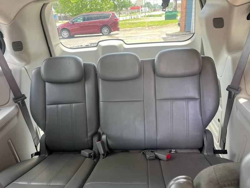 Chrysler Town & Country  2010