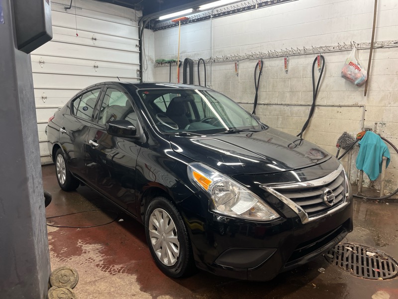 Nissan Versa  2015