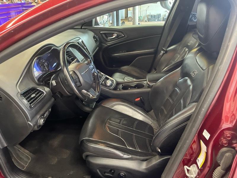 Chrysler 200  2016