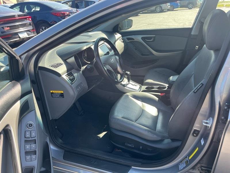 Hyundai Elantra  2013