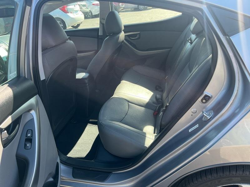 Hyundai Elantra  2013