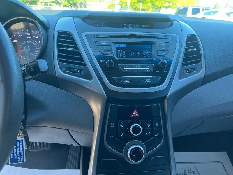 Hyundai Elantra  2015