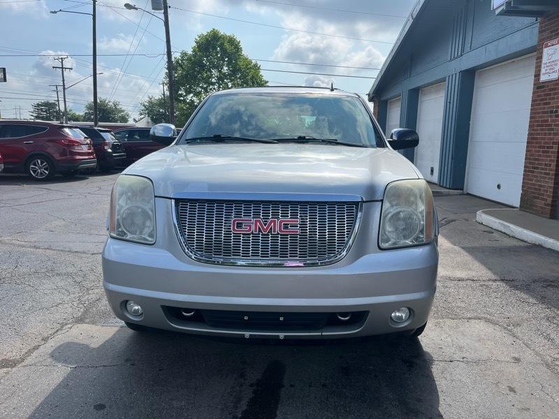 GMC Yukon  2011