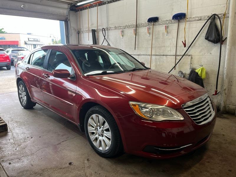 Chrysler 200  2012