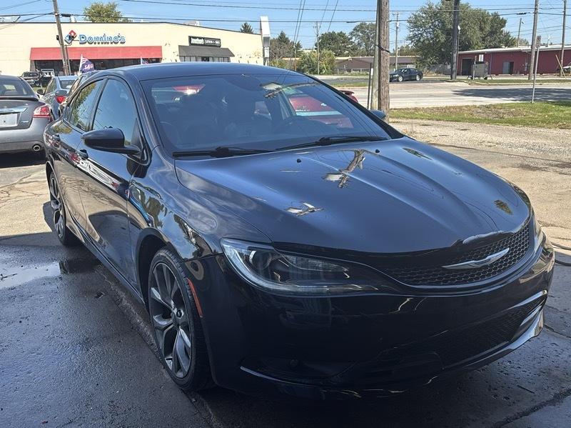 Chrysler 200  2015