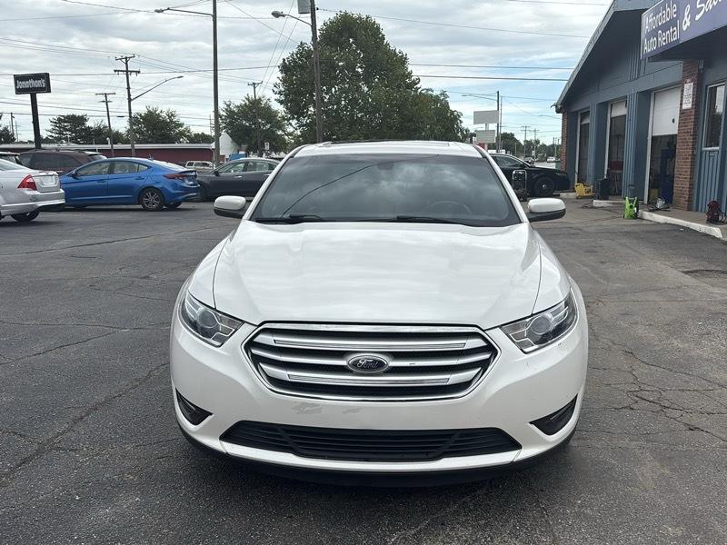 Ford Taurus  2015