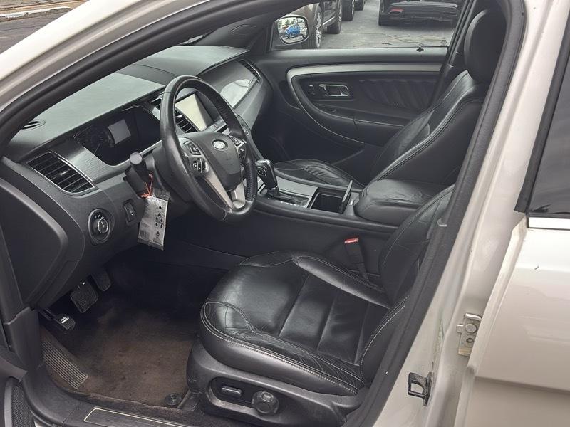 Ford Taurus  2015