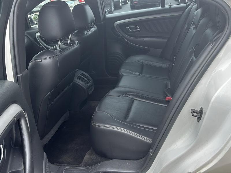 Ford Taurus  2015