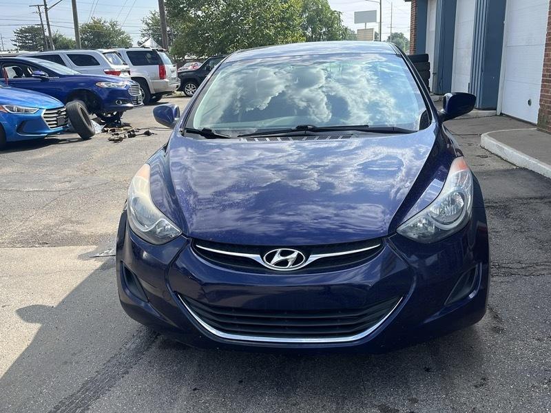 Hyundai Elantra  2013