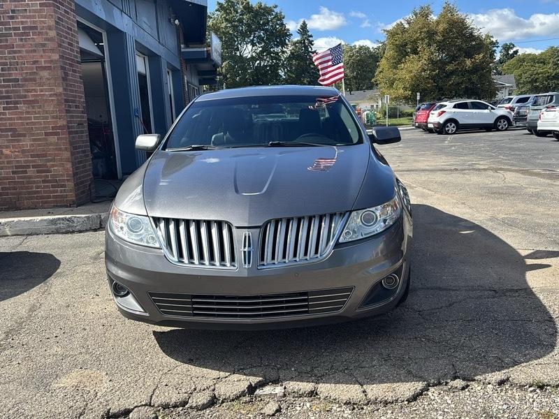 Lincoln MKS  2011