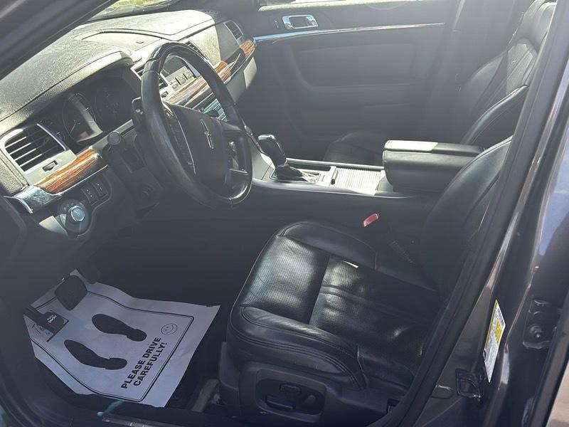 Lincoln MKS  2011
