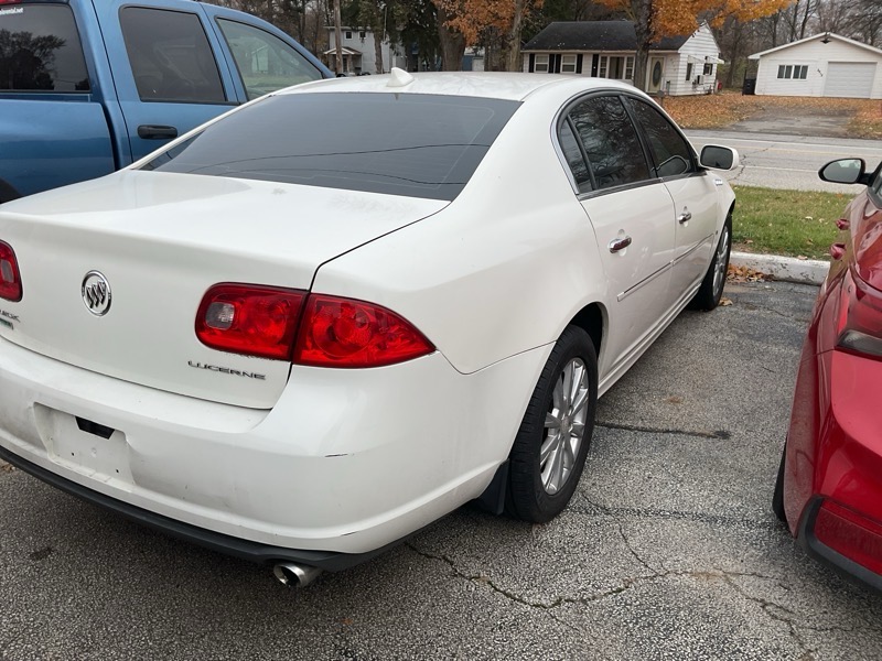Buick Lucerne CX 2011