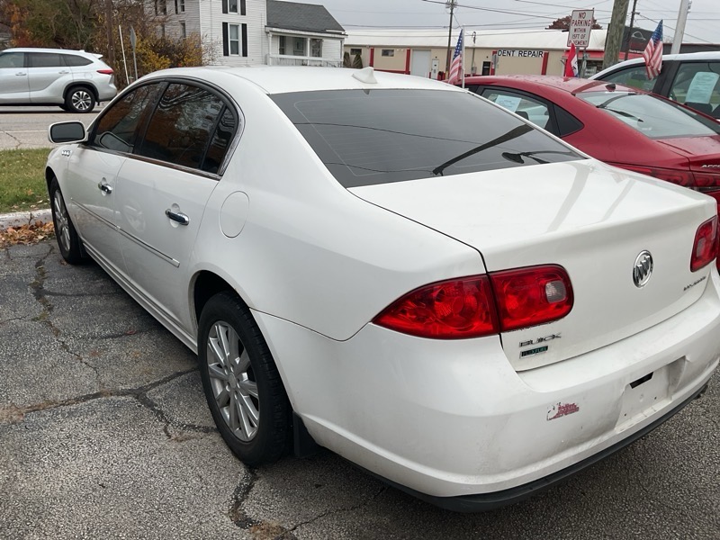 Buick Lucerne CX 2011