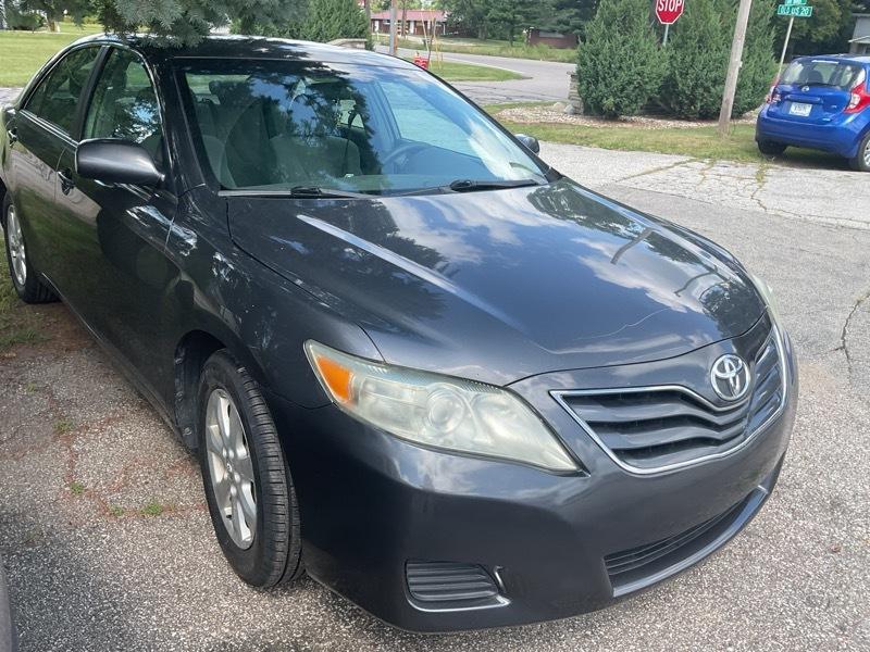 Toyota Camry Base 6-Spd AT 2011