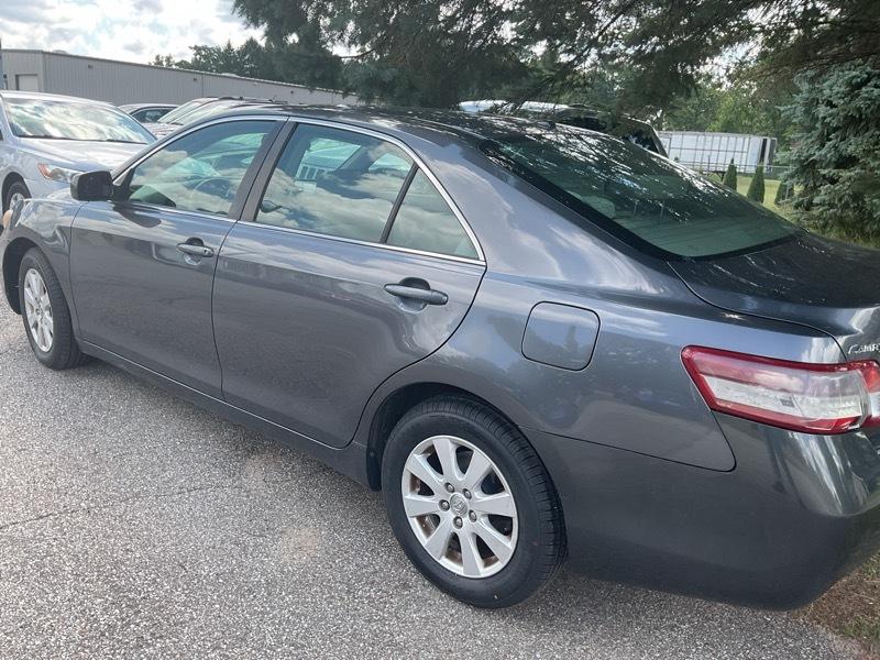 Toyota Camry Base 6-Spd AT 2011